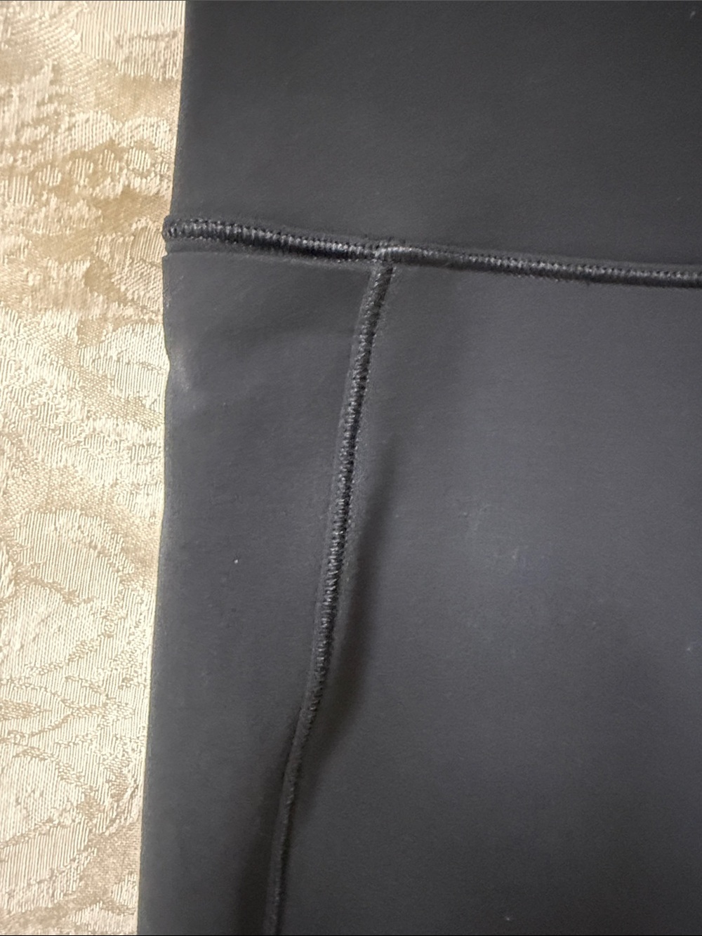 Vuori Black Cropped Leggings with pockets - Picture 2 of 4